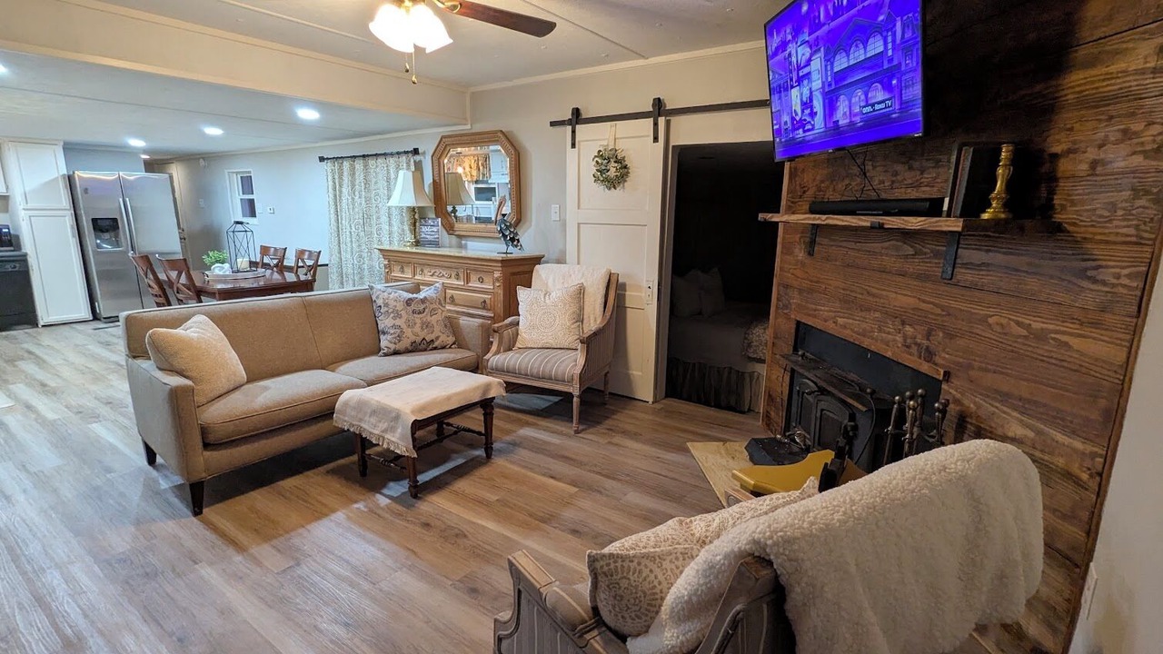 Photo of Livingroom in China Spring