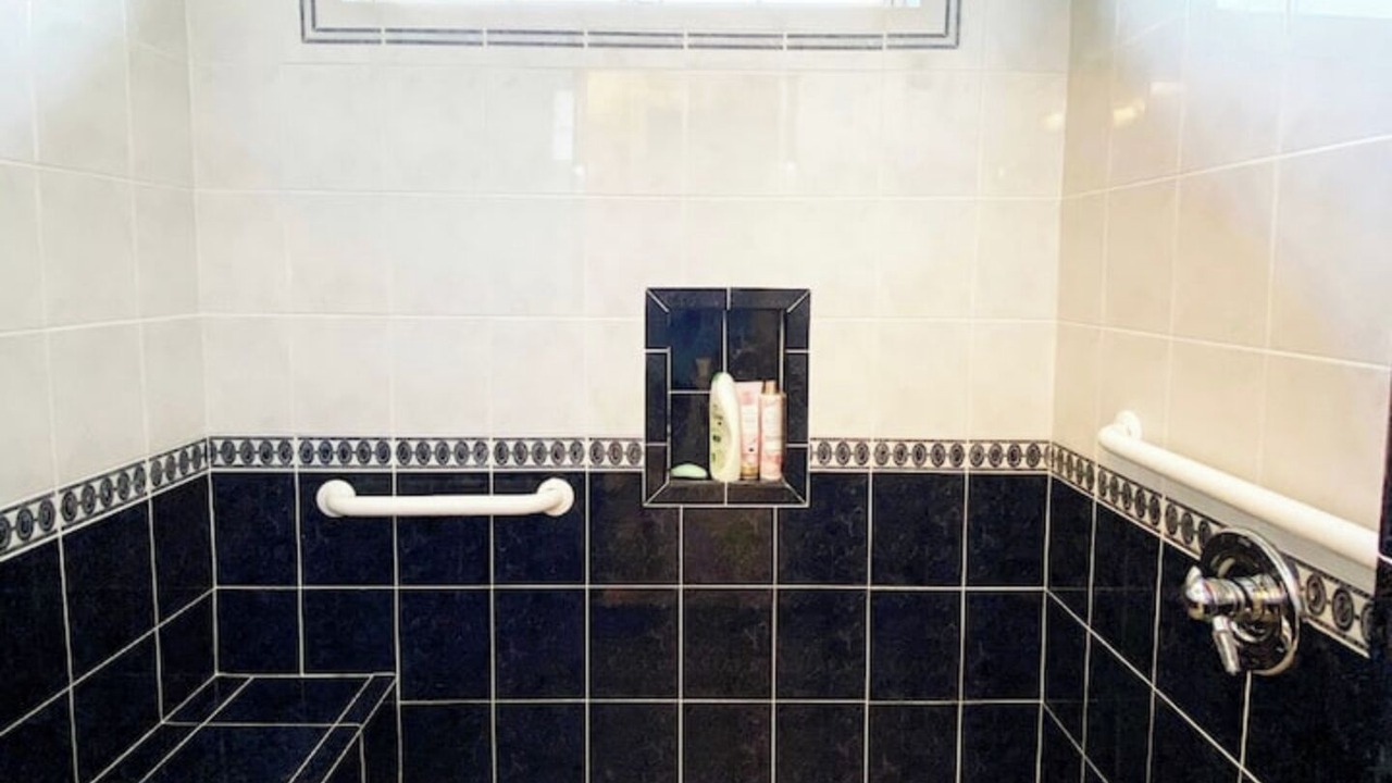 Photo of Bathroom in Lewisburg
