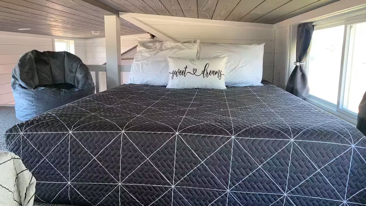 Photo of Bedroom in Yancey