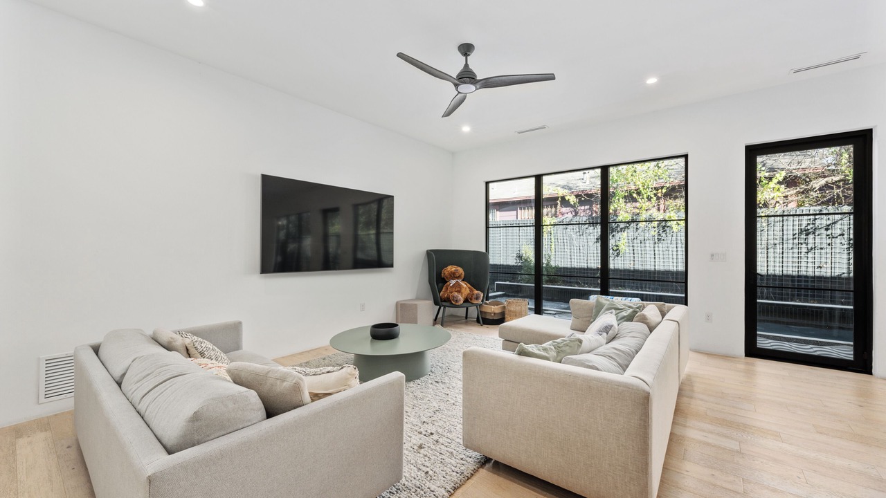 Photo of Livingroom in McKinley Heights