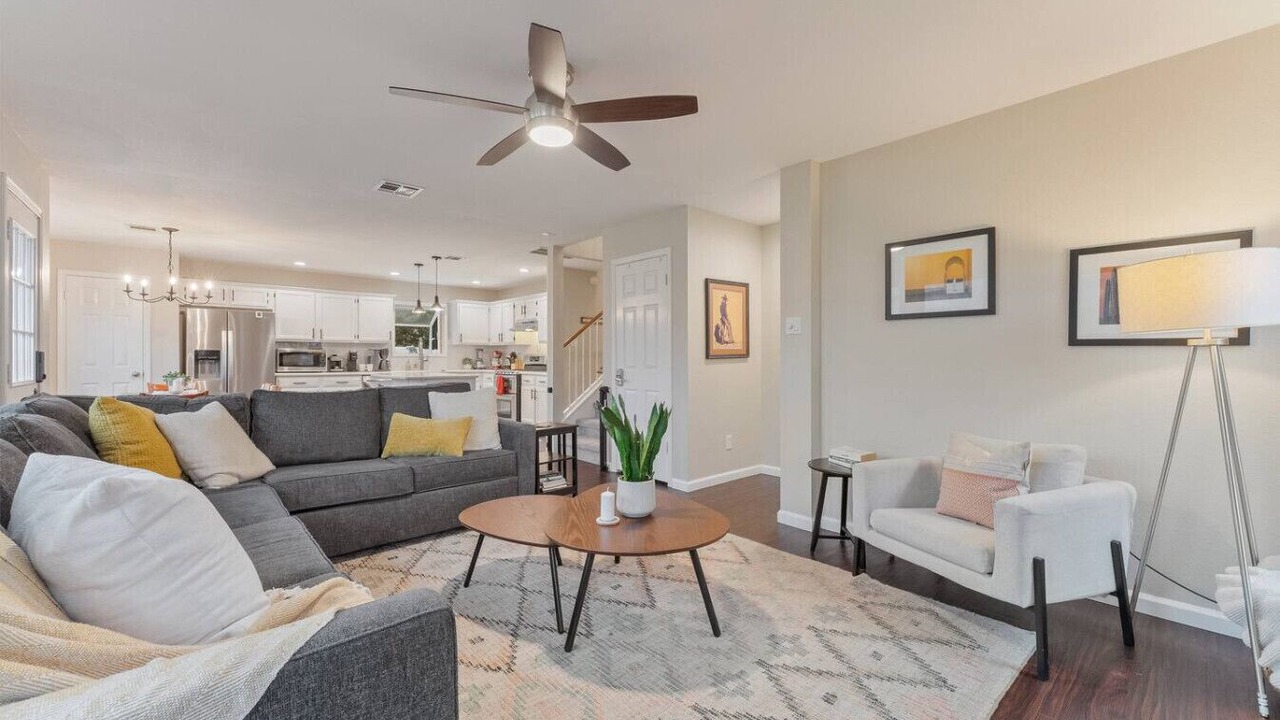 Photo of Livingroom in Pflugerville