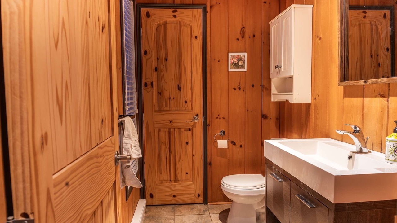 Photo of Bathroom in Saint-Gabriel-de-Brandon