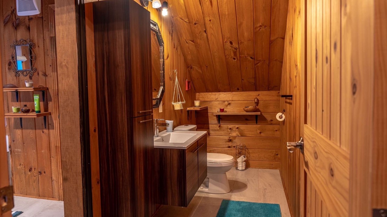 Photo of Bathroom in Saint-Gabriel-de-Brandon