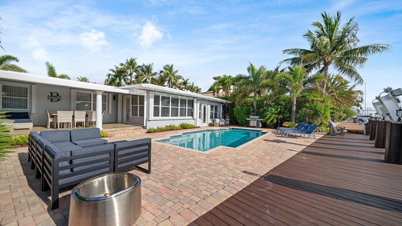 Photo of Outdoor in Santa Barbara Estates