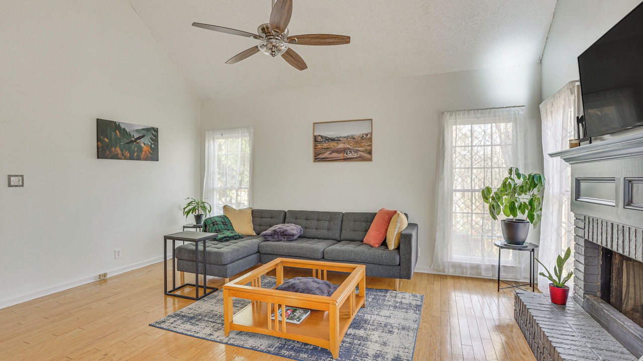 Photo of Livingroom in Dacula