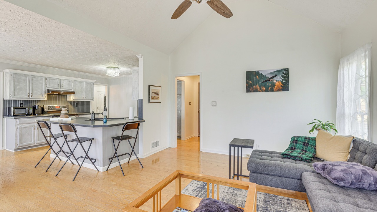 Photo of Livingroom in Dacula