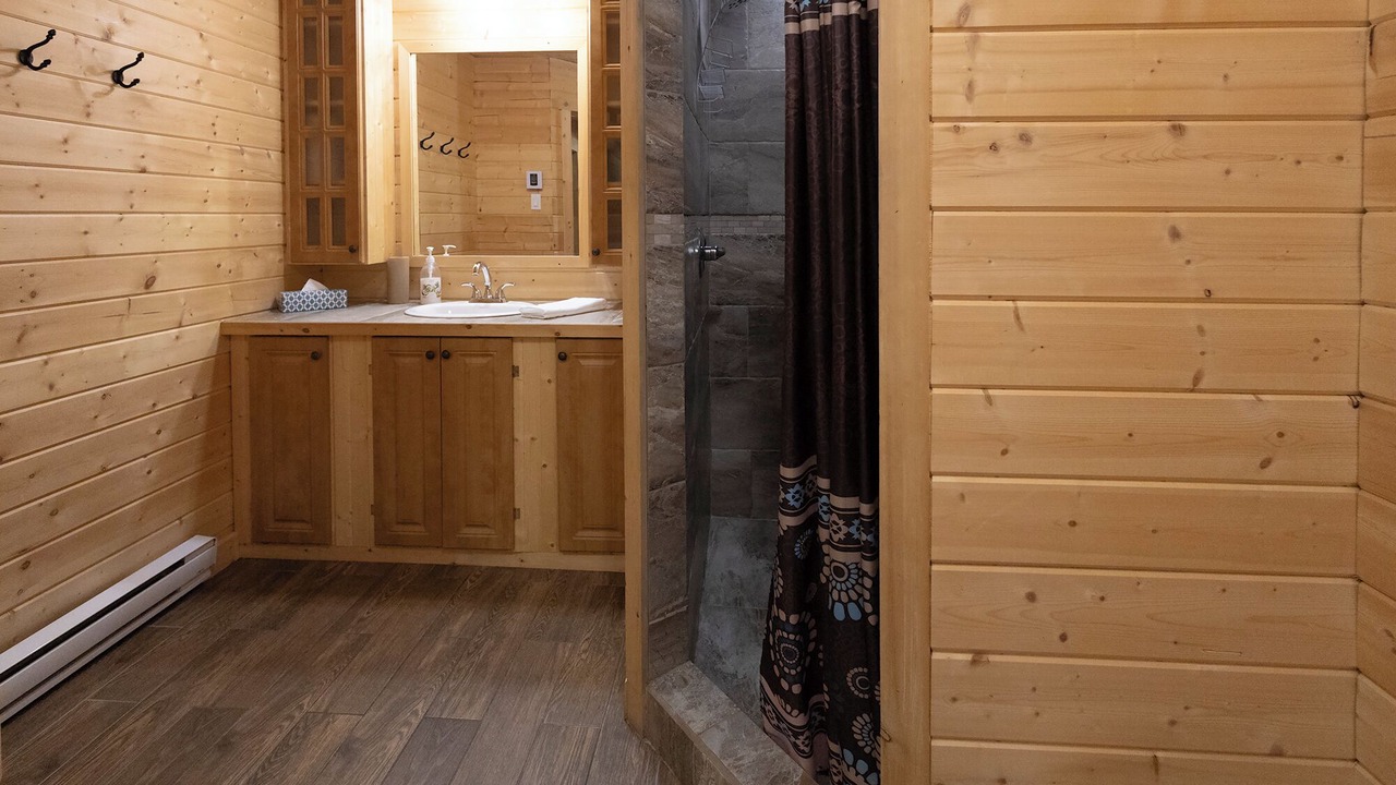 Photo of Bathroom in Saint-Luc-de-Bellechasse