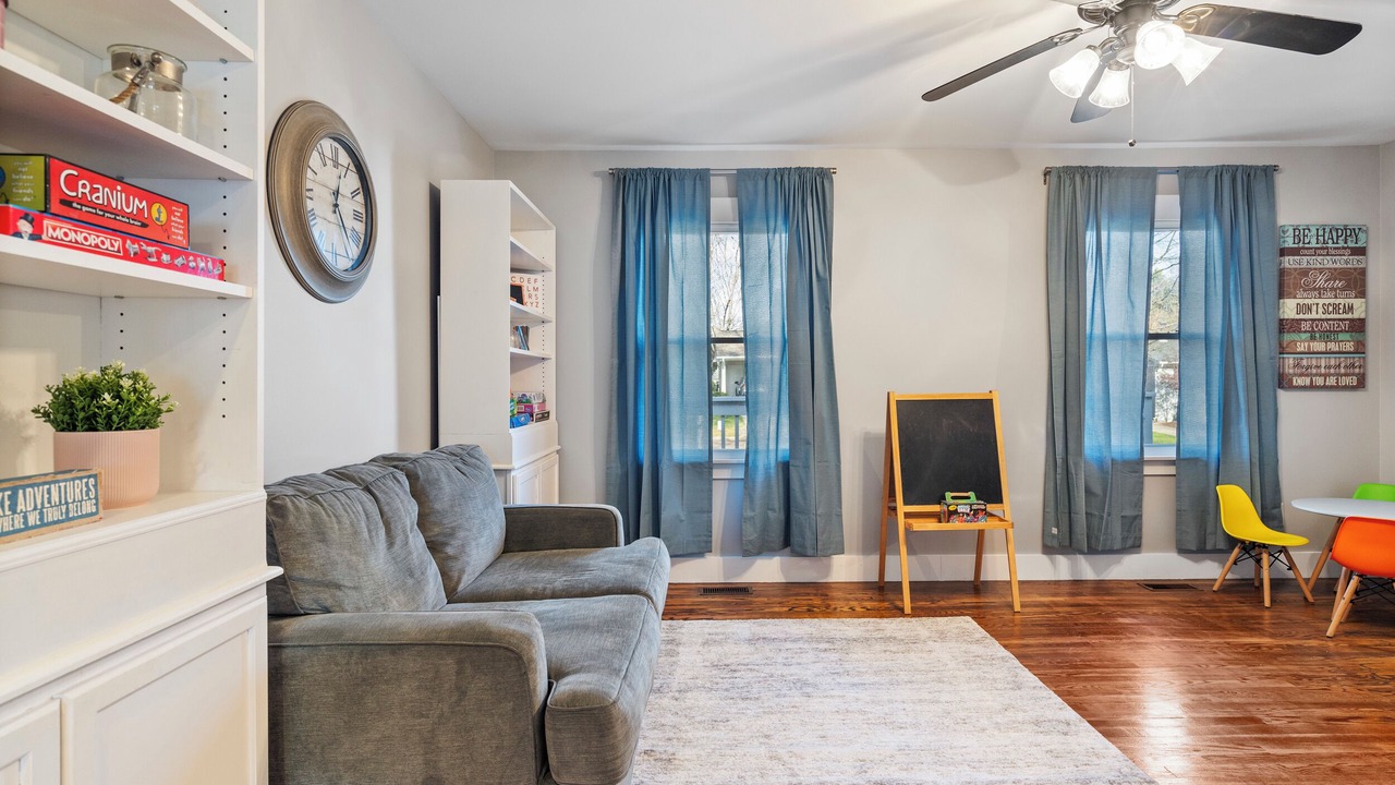 Photo of Livingroom in North Raleigh
