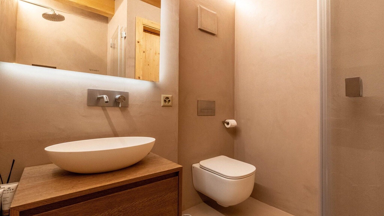 Photo of Bathroom in Vex