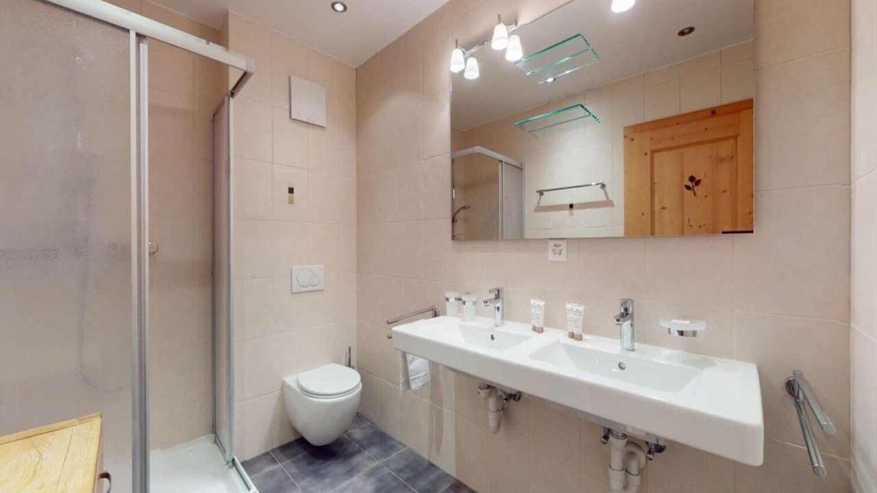 Photo of Bathroom in Salins