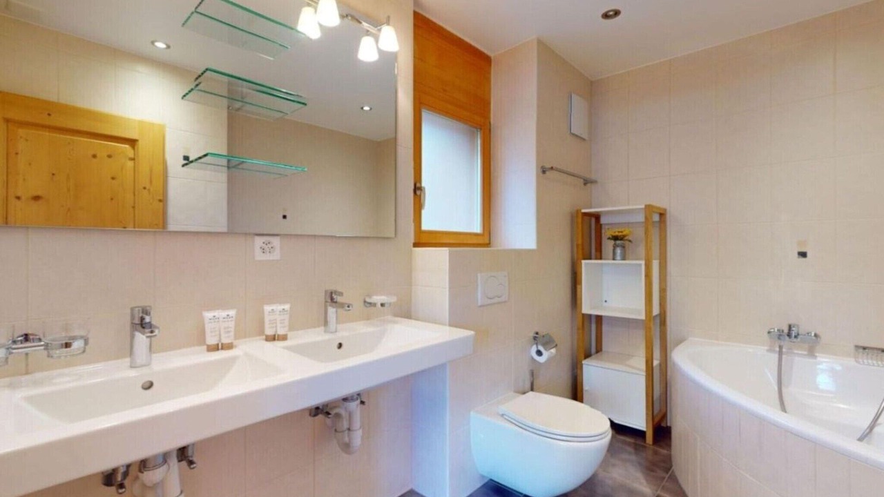 Photo of Bathroom in Salins