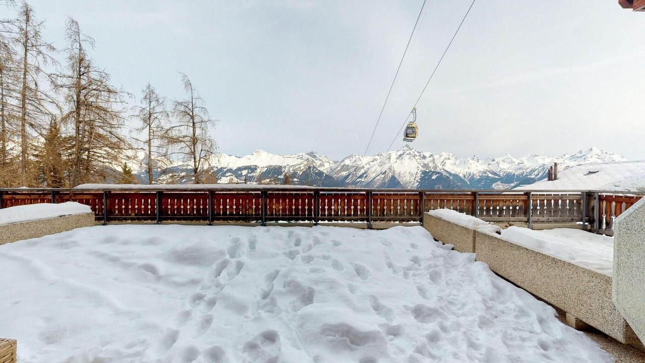 Photo of Others in Sion