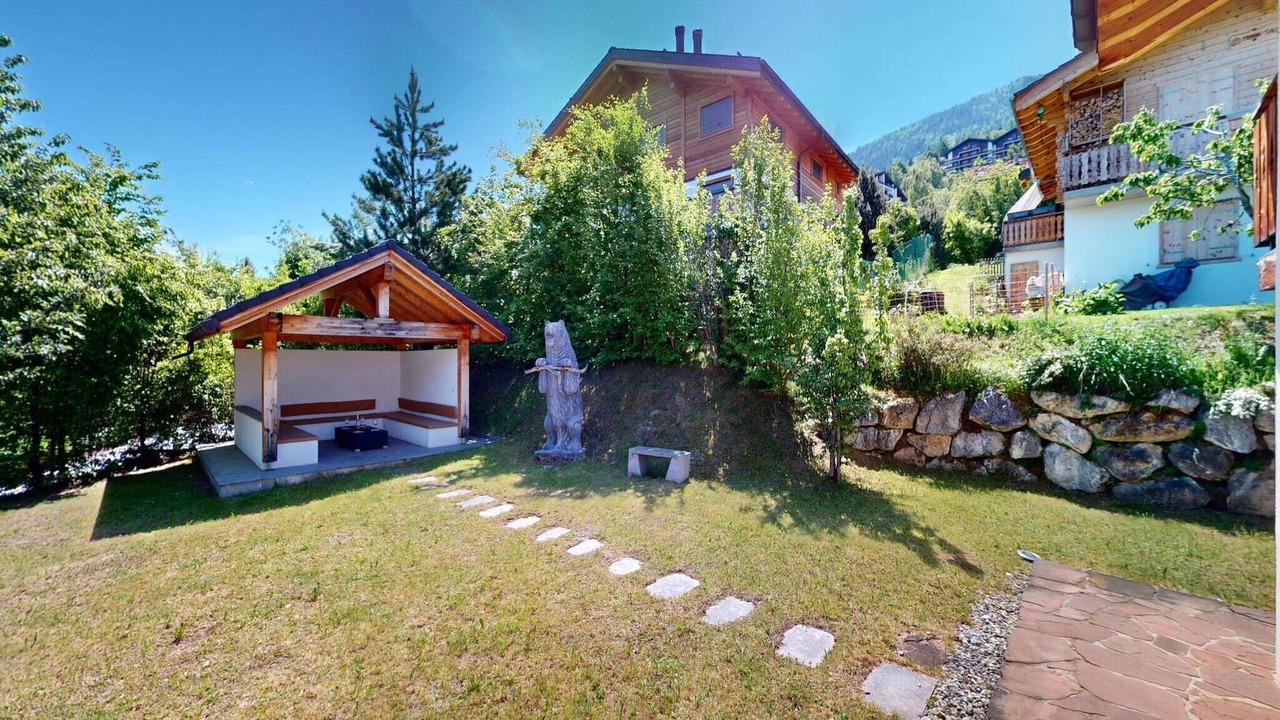 Photo of Outdoor in Saint-Pierre-de-Clages