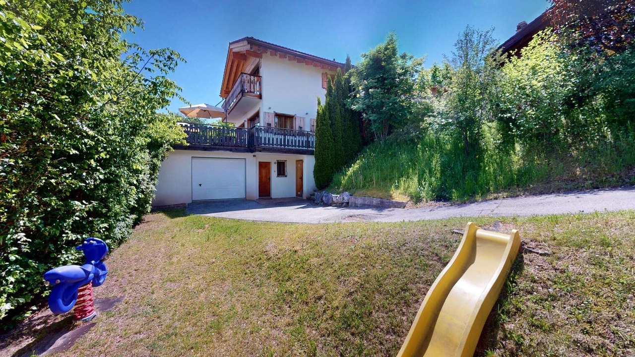 Photo of Outdoor in Saint-Pierre-de-Clages
