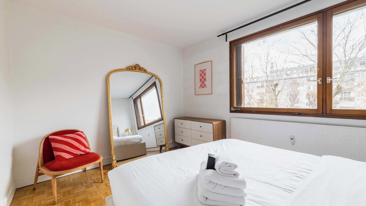 Photo of Bedroom in Republique–Point-du-Jour