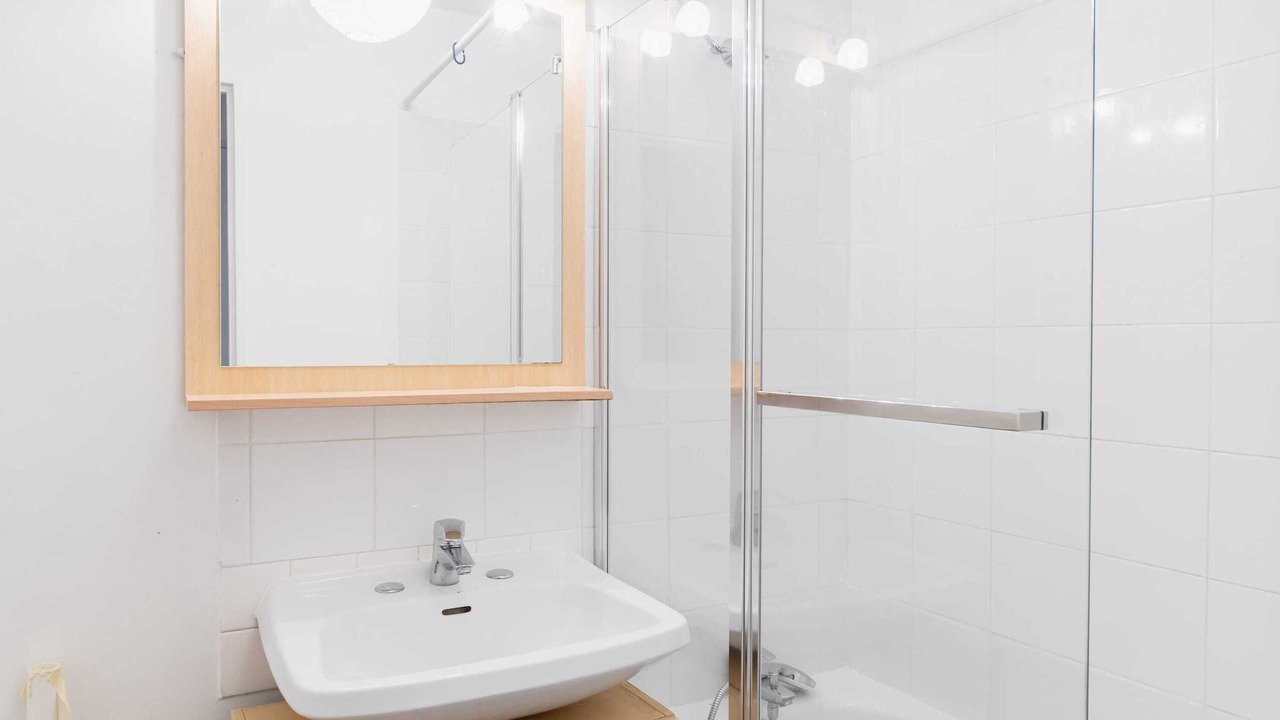 Photo of Bathroom in Republique–Point-du-Jour