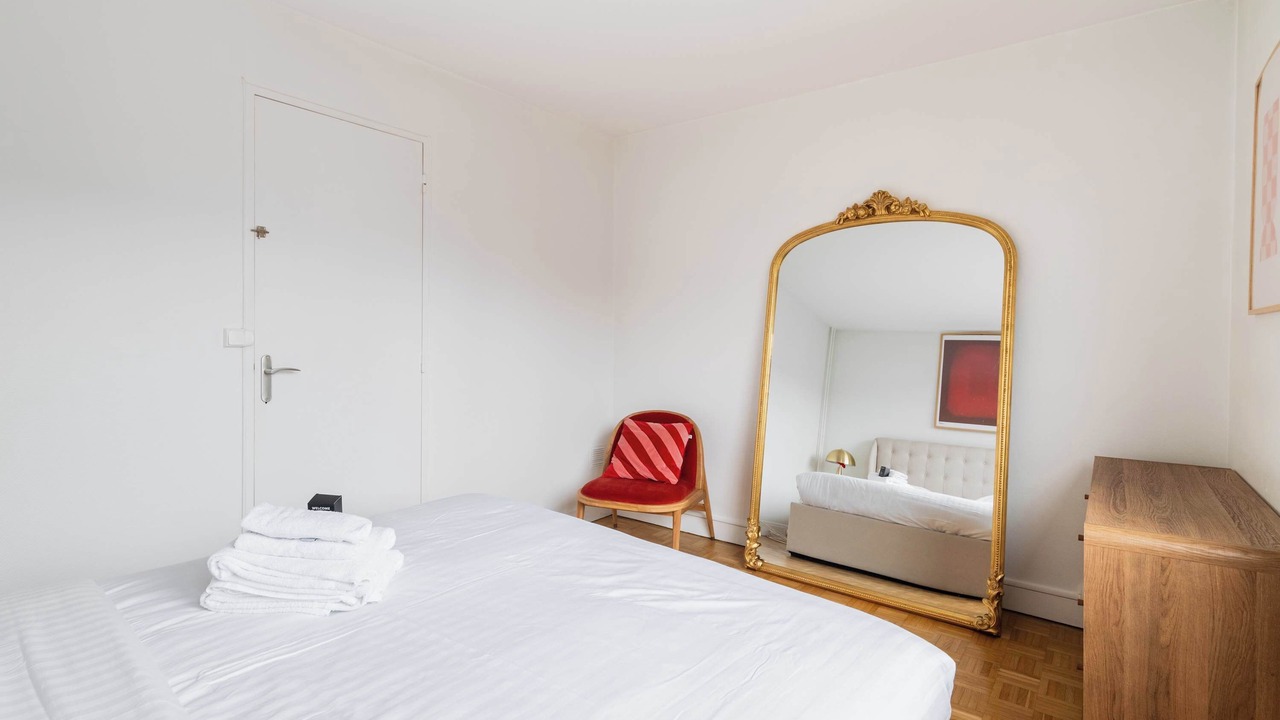 Photo of Bedroom in Republique–Point-du-Jour