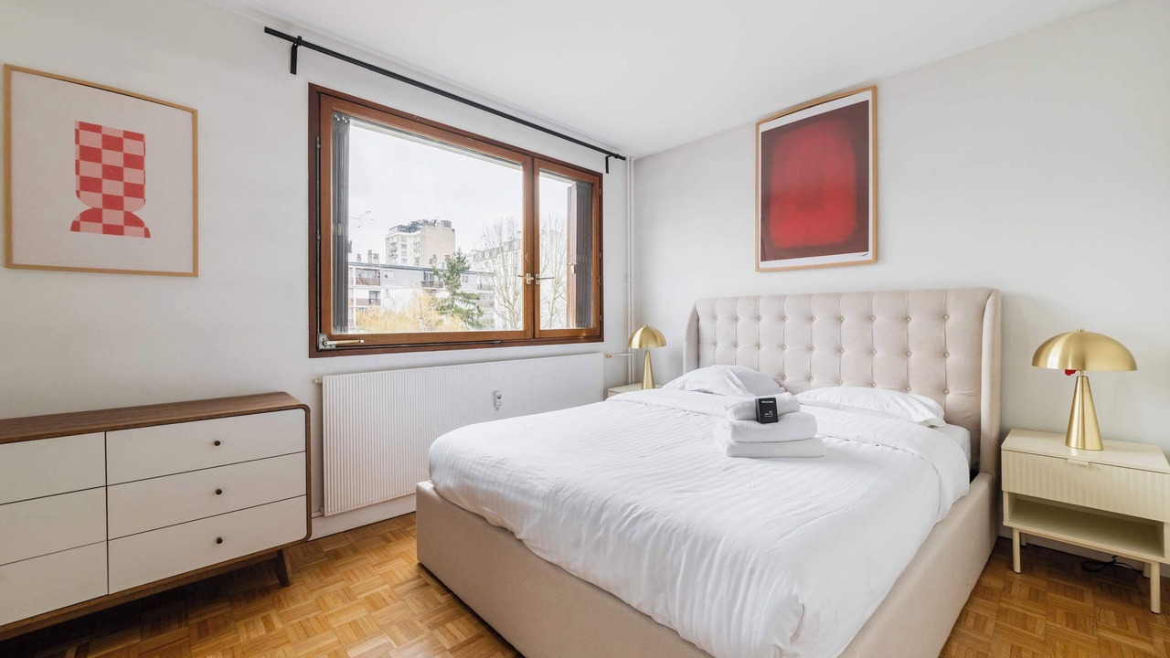 Photo of Bedroom in Republique–Point-du-Jour