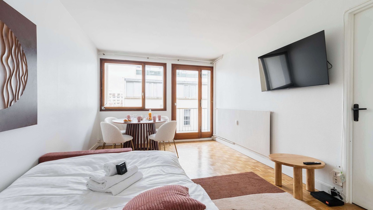 Photo of Bedroom in Prince–Marmottan