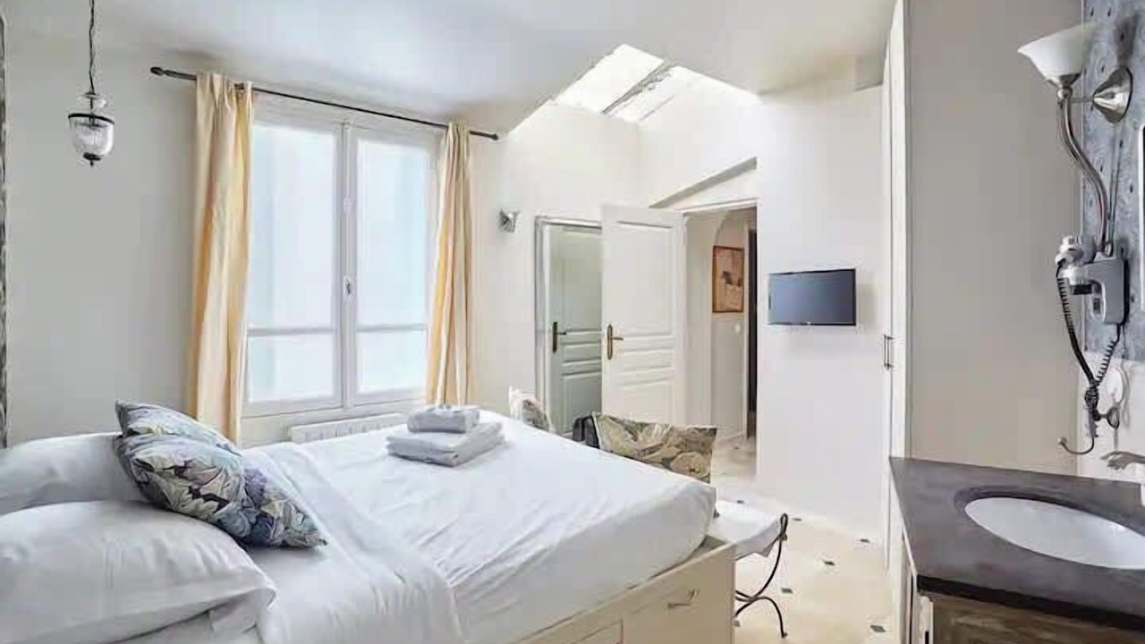 Photo of Bedroom in Parc-de-Montsouris