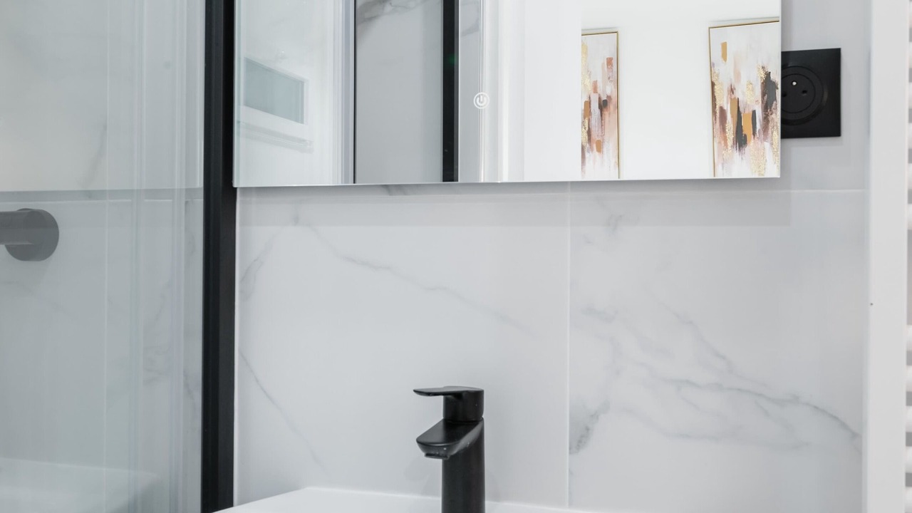 Photo of Bathroom in Les Lilas
