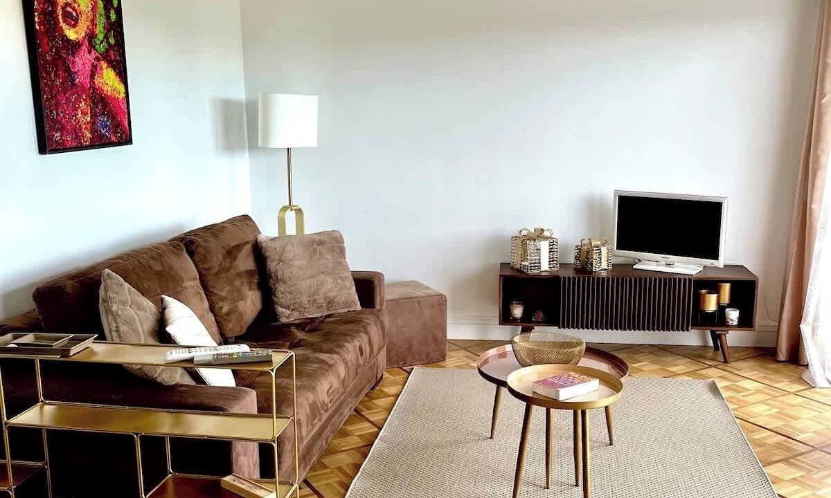 Photo of Livingroom in Republique–Point-du-Jour
