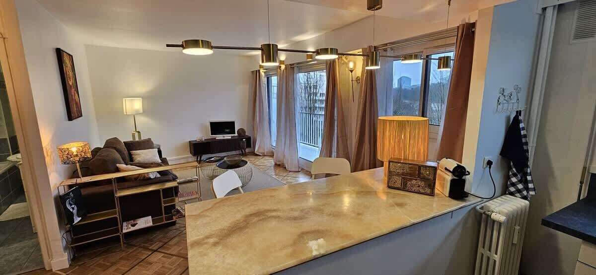 Photo of Livingroom in Republique–Point-du-Jour