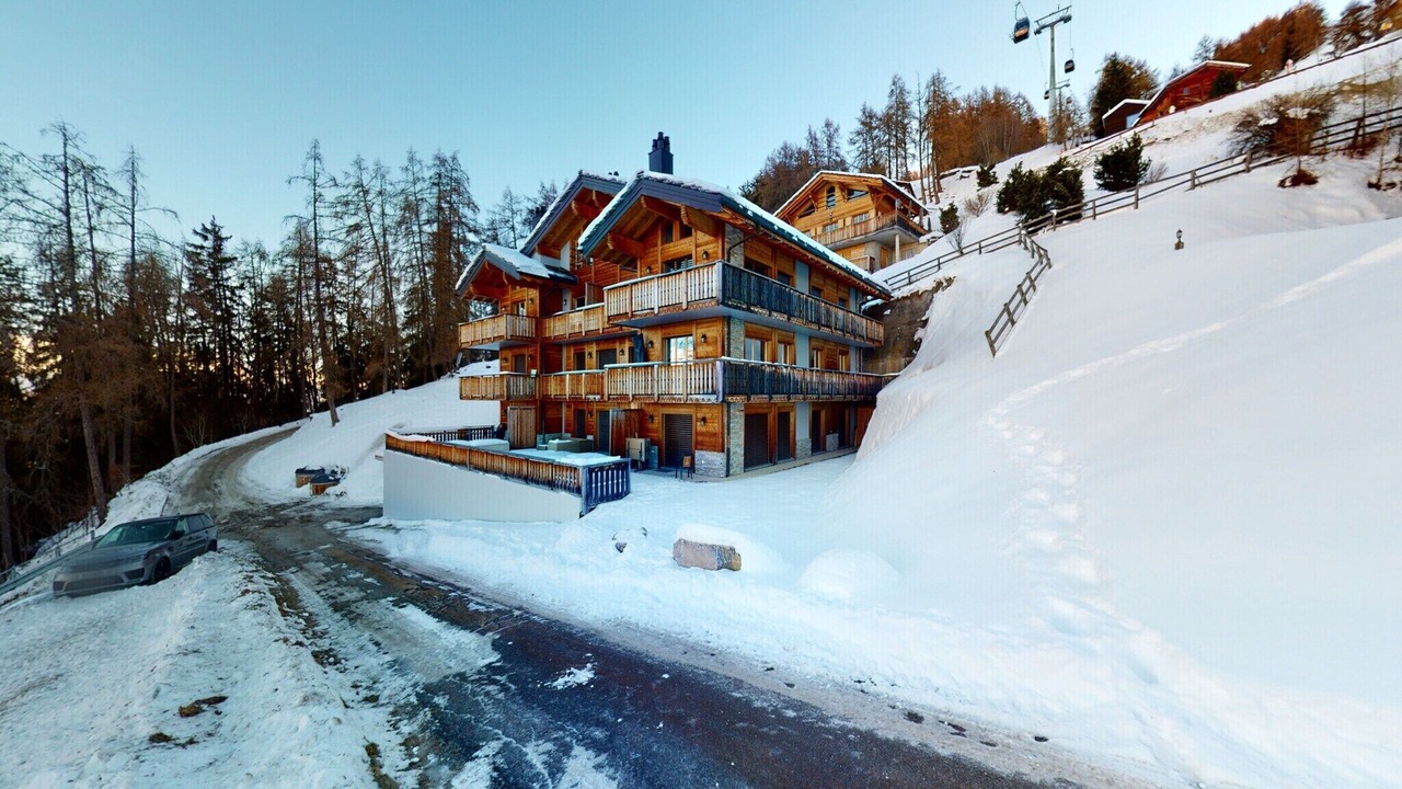 Photo of Outdoor in Salins