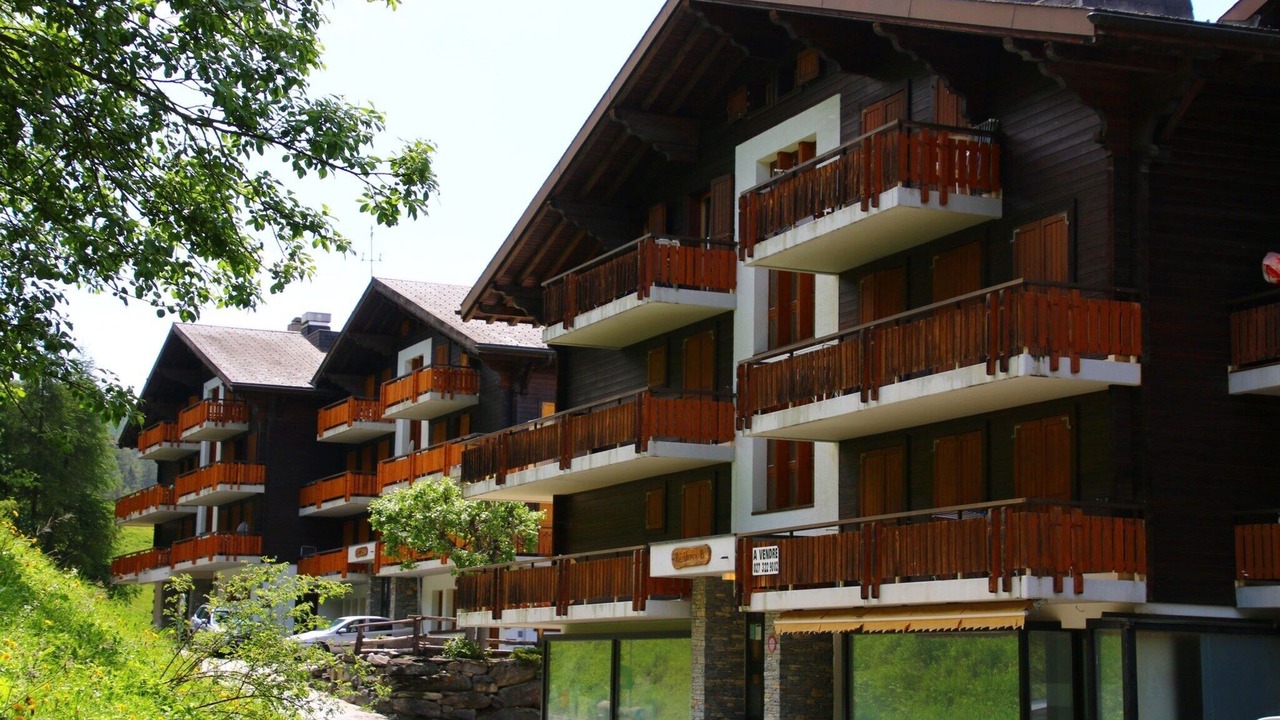 Photo of Outdoor in Salins