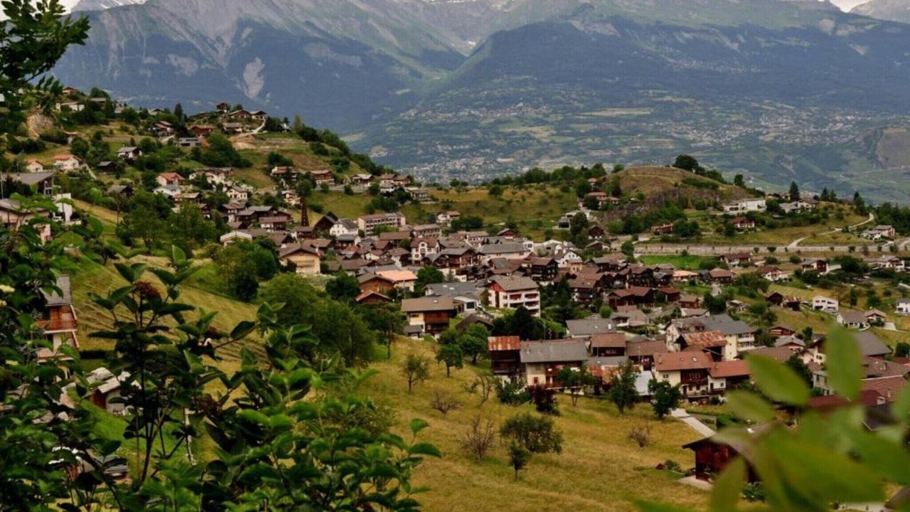 Photo of Others in Sion