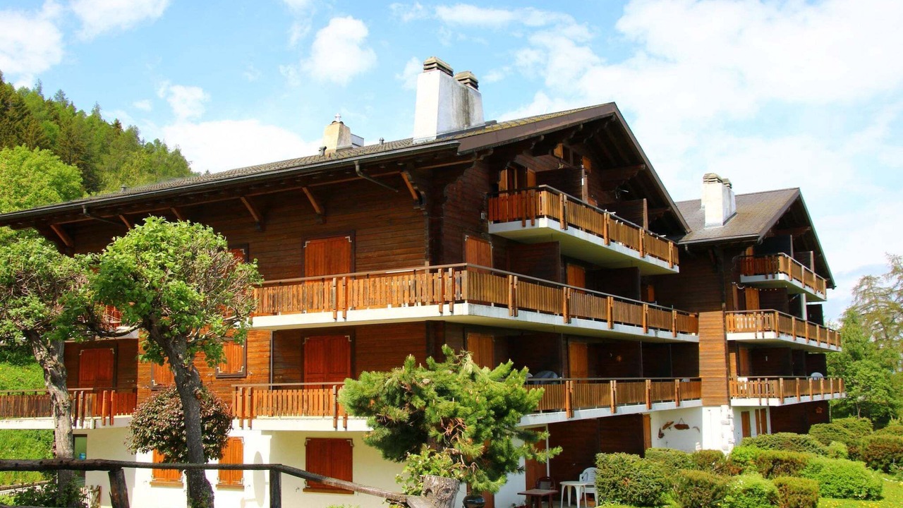 Photo of Outdoor in Salins