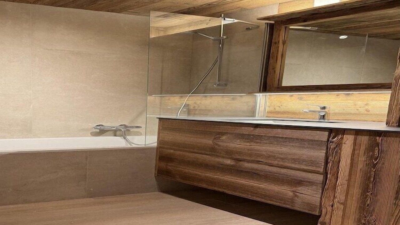 Photo of Bathroom in Vex
