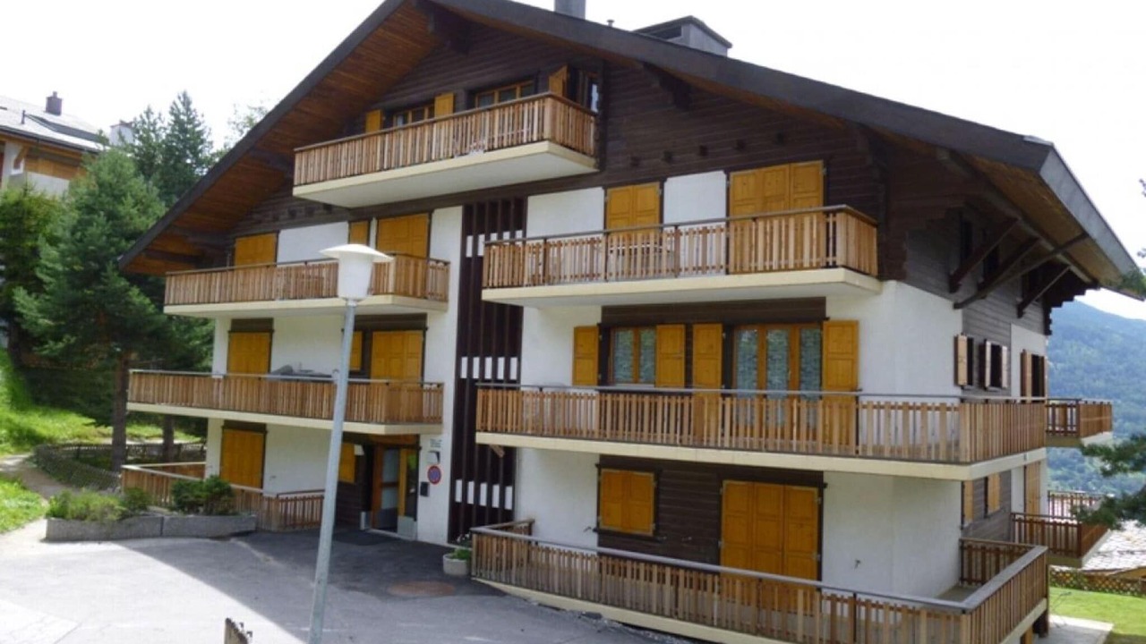 Photo of Outdoor in Salins