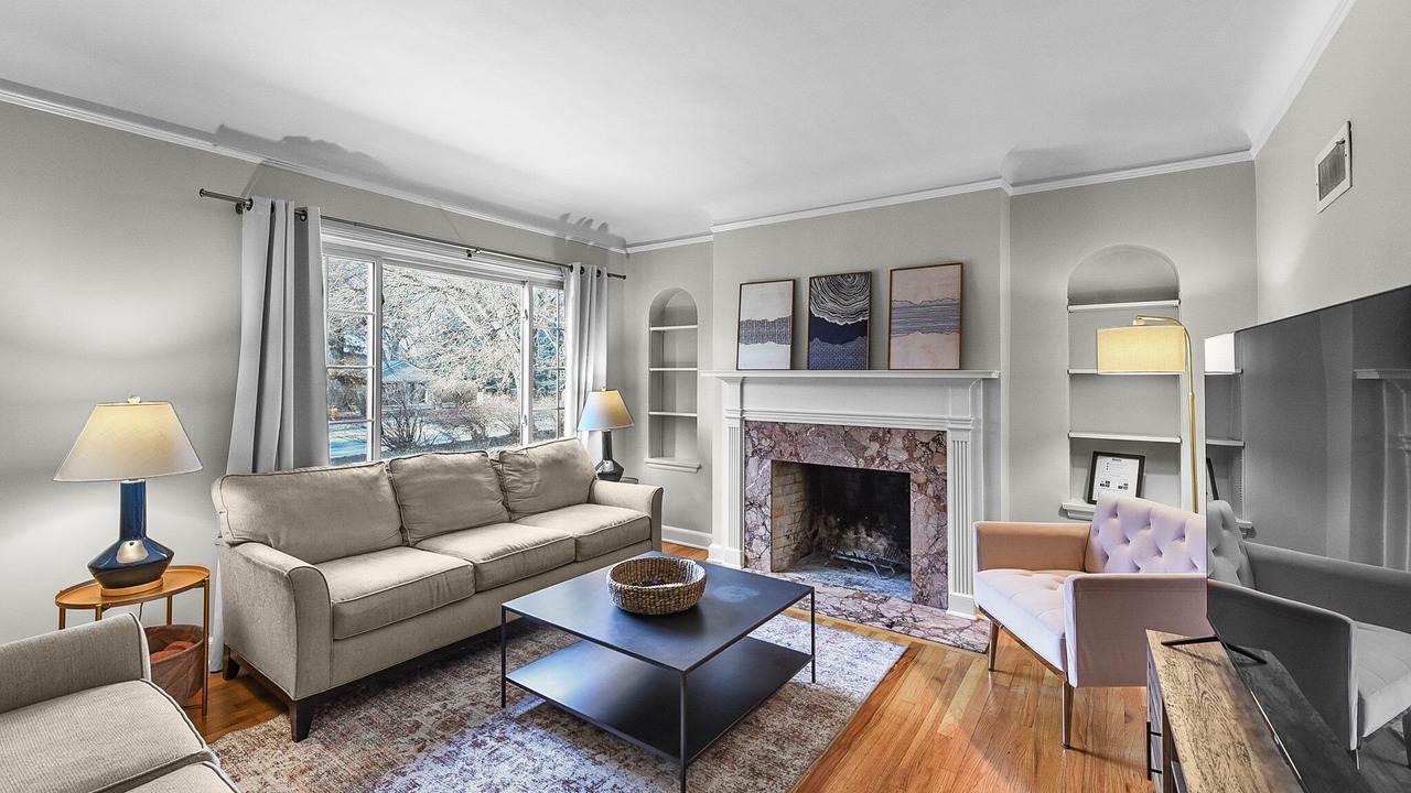 Photo of Livingroom in Westside