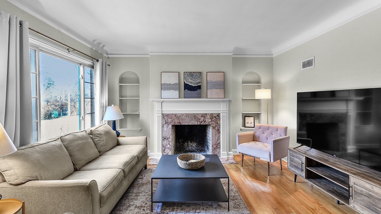 Photo of Livingroom in Westside