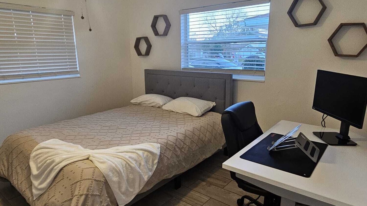 Photo of Bedroom in Oldsmar