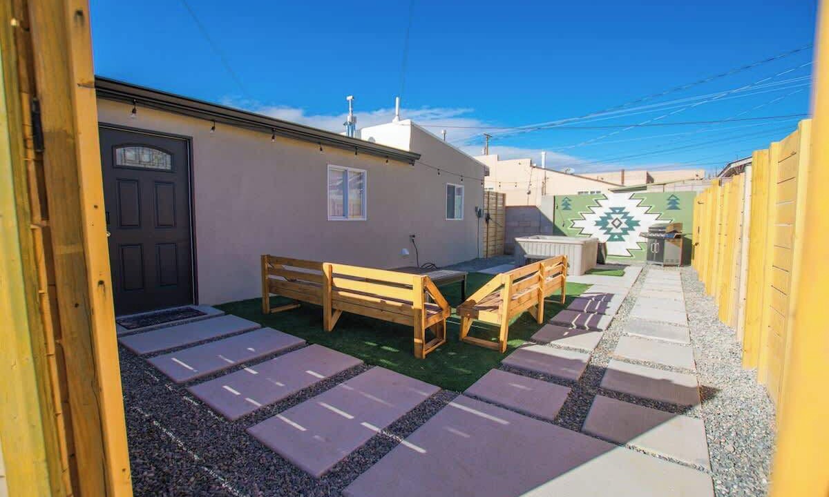 Photo of Outdoor in South Broadway