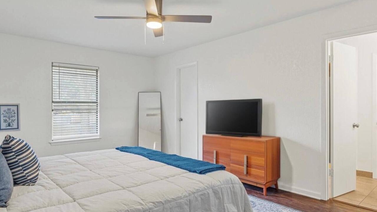 Photo of Bedroom in Hewitt