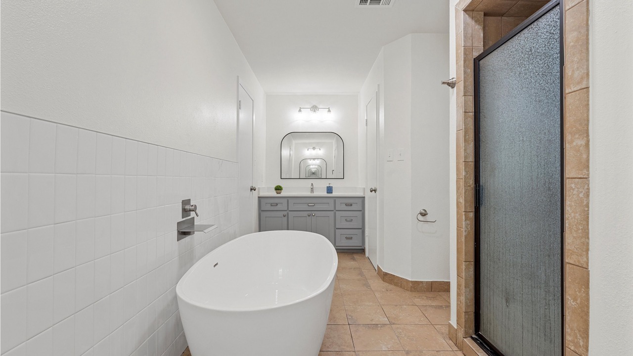 Photo of Bathroom in Hewitt