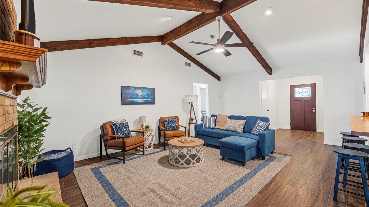 Photo of Livingroom in Hewitt