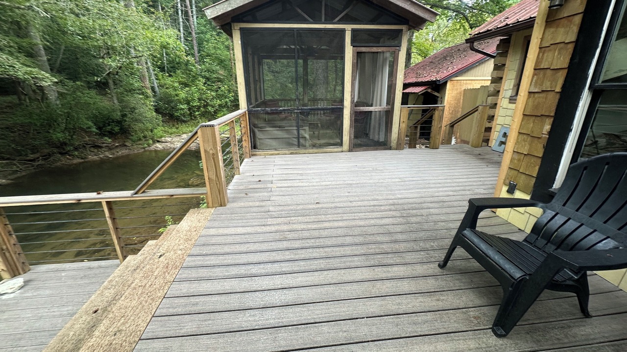 Photo of Patio Balcony in Cashes Valley