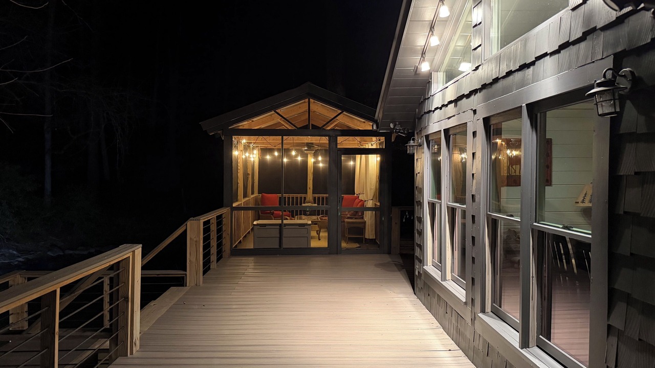 Photo of Patio Balcony in Cashes Valley