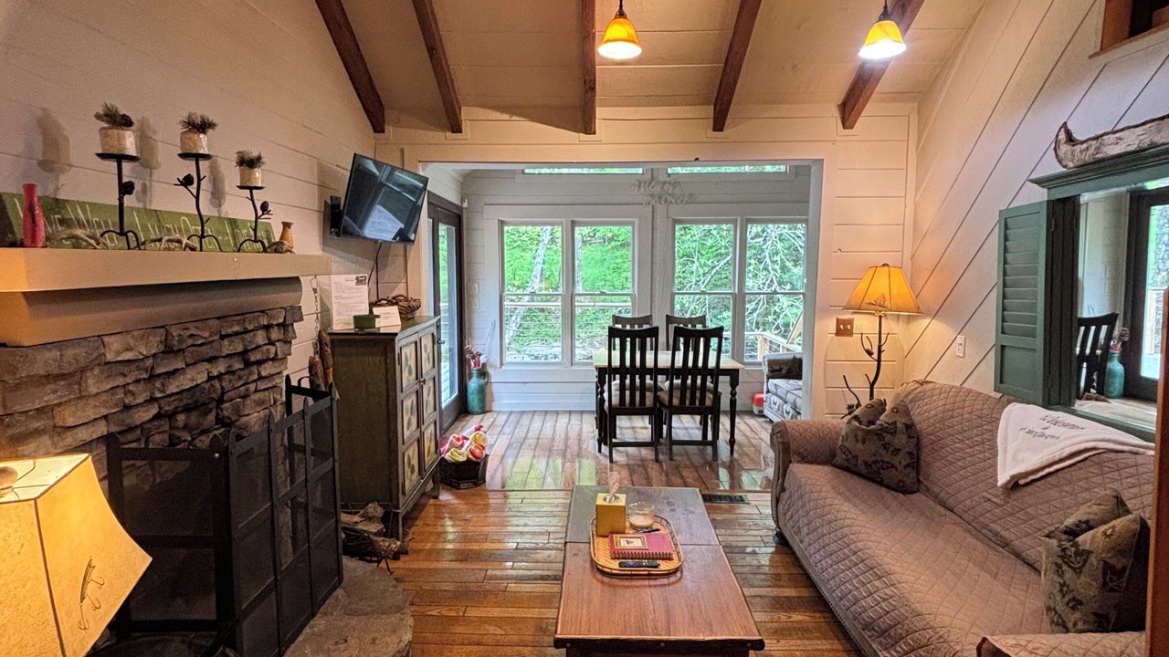 Photo of Livingroom in Cashes Valley
