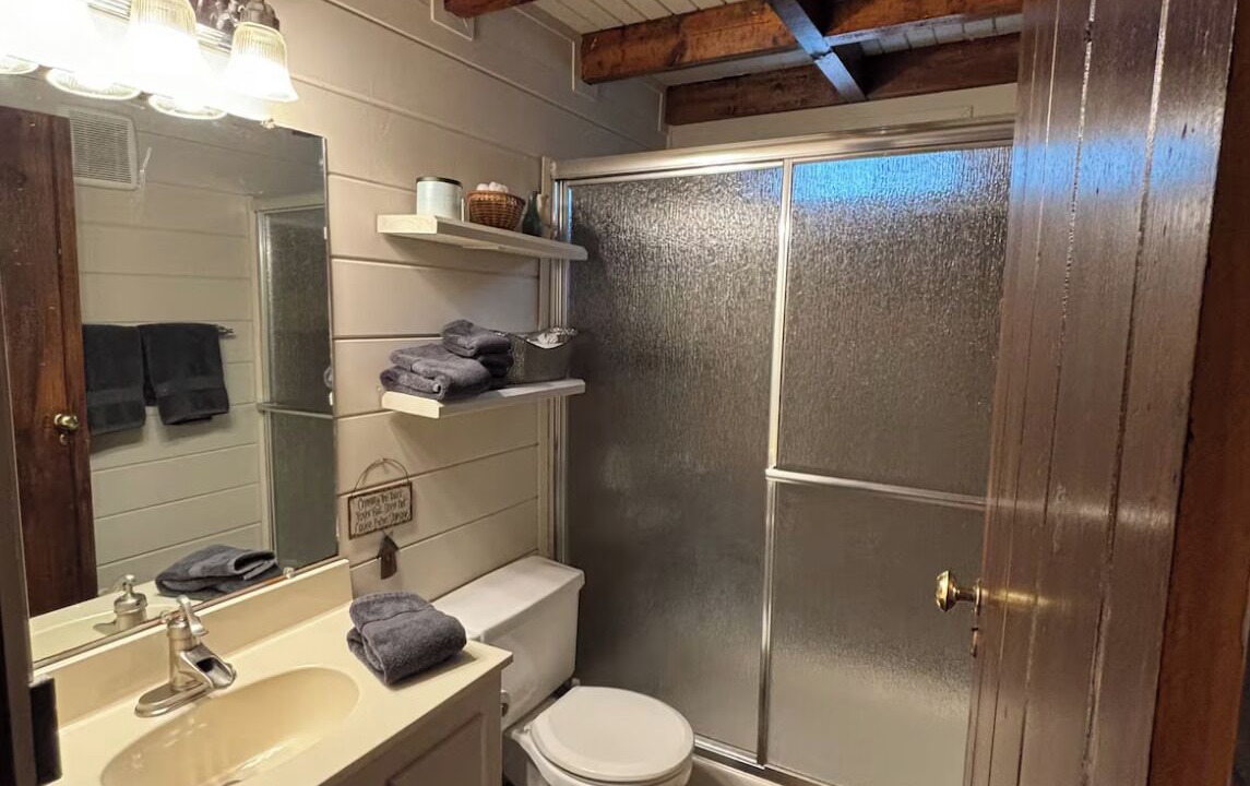 Photo of Bathroom in Cashes Valley