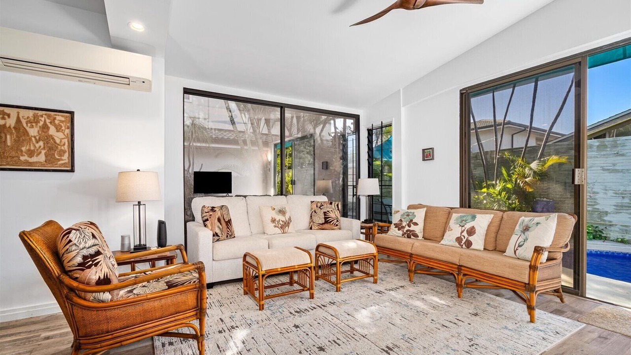 Photo of Livingroom in Eastern Honolulu