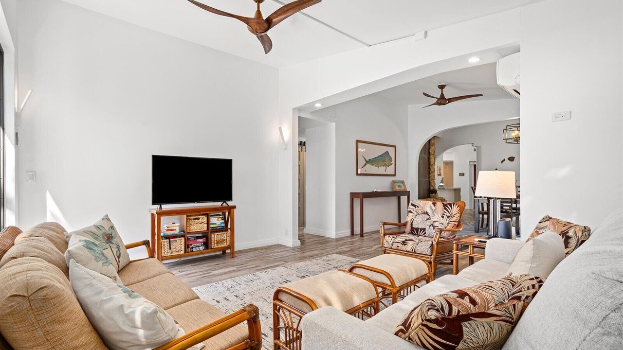 Photo of Livingroom in Eastern Honolulu