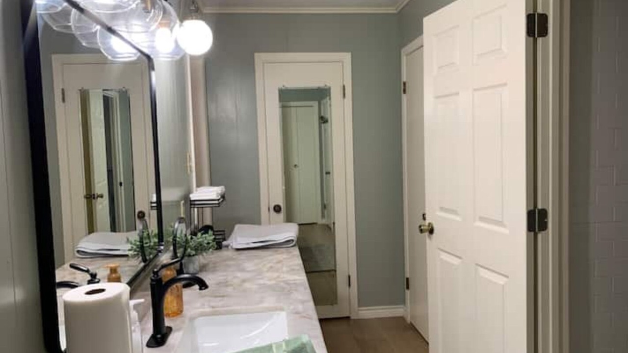 Photo of Bathroom in Grapeland