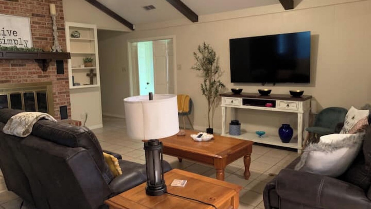 Photo of Livingroom in Grapeland
