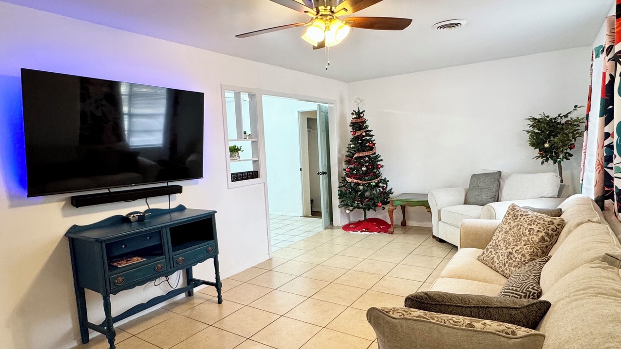 Photo of Livingroom in Brady