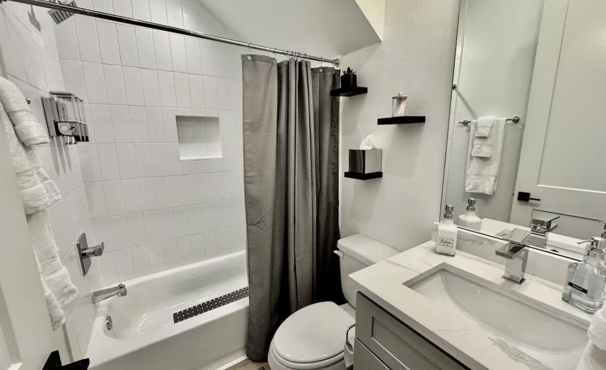 Photo of Bathroom in South Central Houston